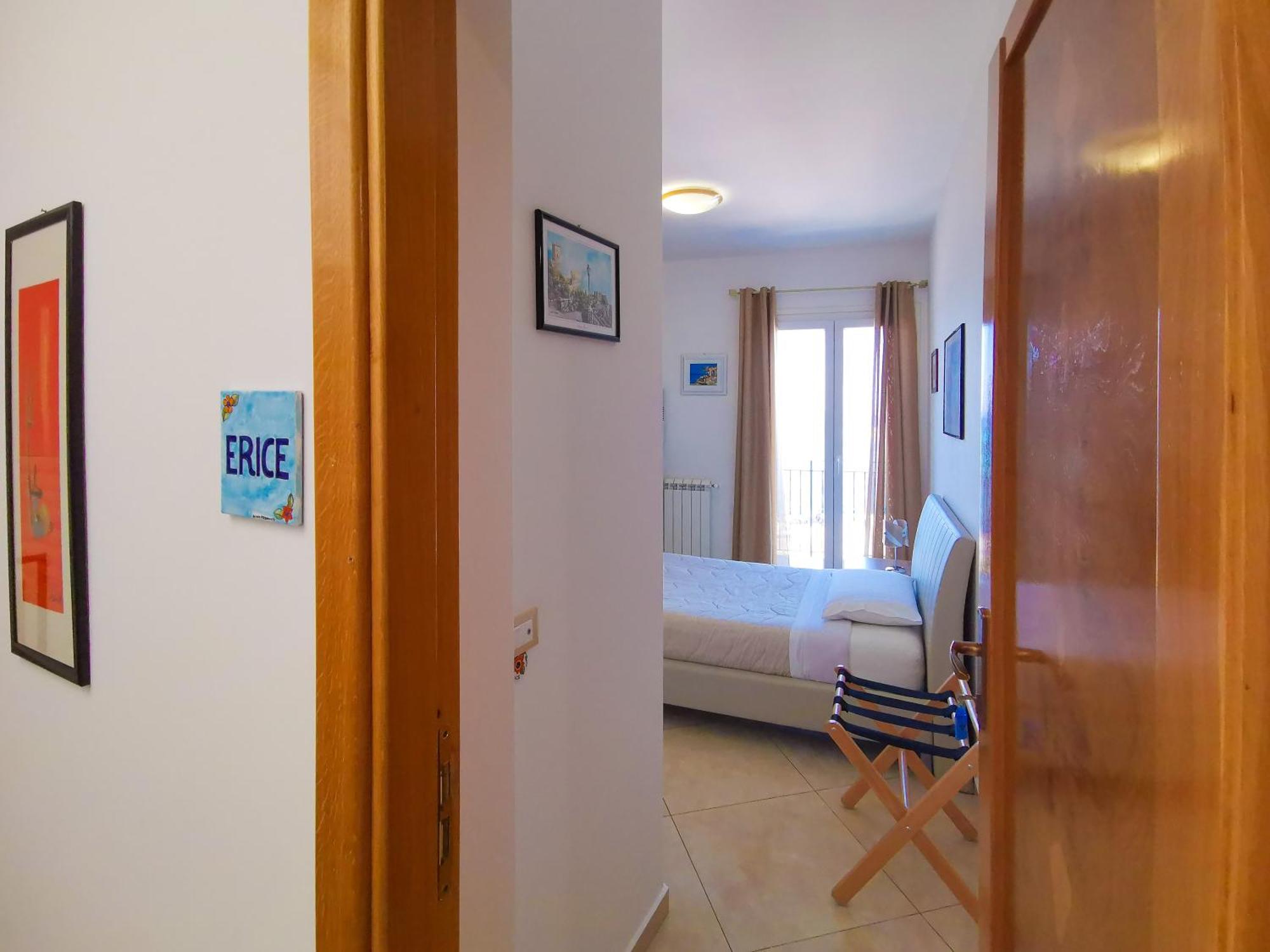 B&B Una Terrazza Sul Golfo Di Sferracavallo Exterior foto